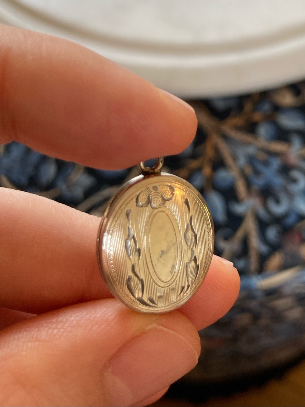 Antique Victorian Engraved Detail Oval Gold-Filled Locket
